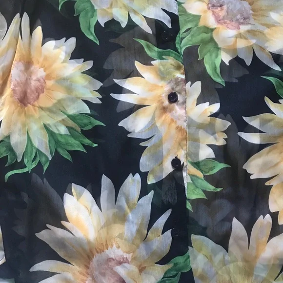 Long sleeve Liz Claiborne Blouse Size Small - Picture 3 of 5